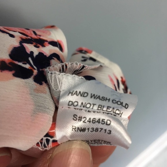 DOE & Rae Lace Detail Floral V-Neck Tank Top Sheer Blouse Women’s S Cream Pink - Picture 6 of 12